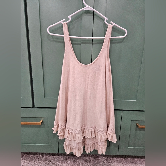 Angie Ruffle Hem Tank Top - Picture 4 of 5